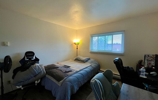 2 beds, 1.5 baths, $1,350, Unit 218