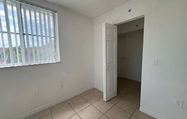 3 beds, 2 baths, 1,079 sqft, $3,200, Unit 13780-301