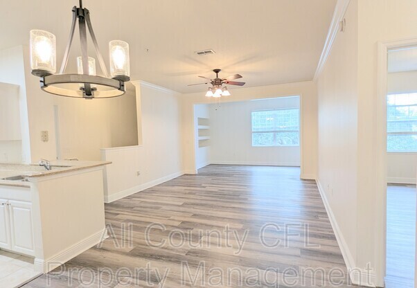 303 SOUTHERN PECAN CIR