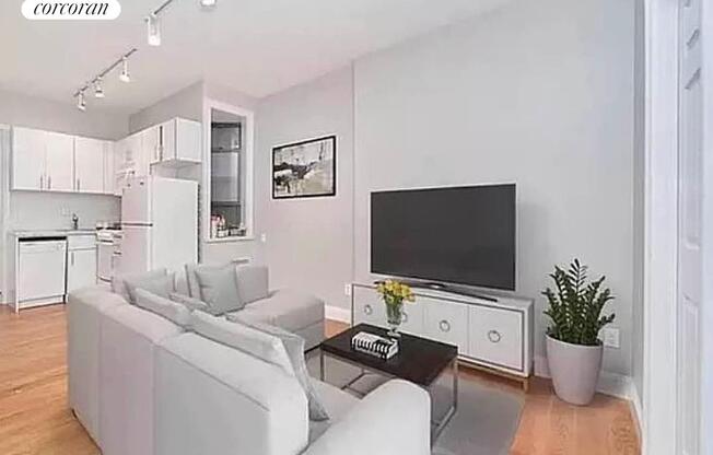 163 CHRYSTIE ST
