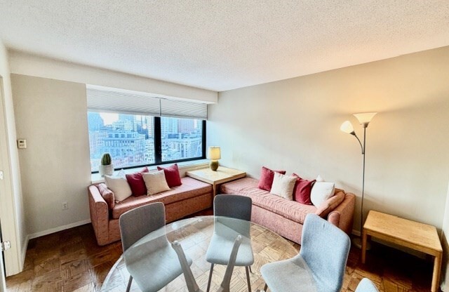 2 beds, 1 bath, 875 sqft, $3,500, Unit 20H