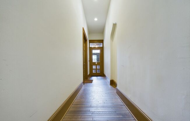 Bi-Level Two Bedroom Apartment in Fairmount!