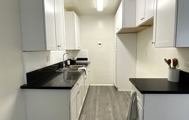 1719 & 1723 Grismer Ave