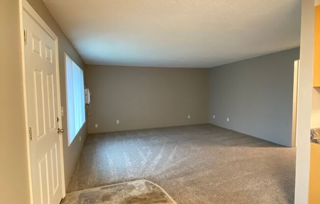 2 beds, 1 bath, 830 sqft, $1,250, Unit C-208