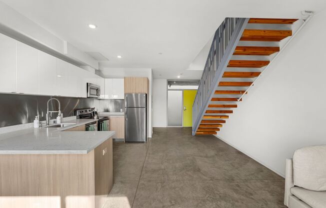 2 beds, 2 baths, 897 sqft, $2,995, Unit 319