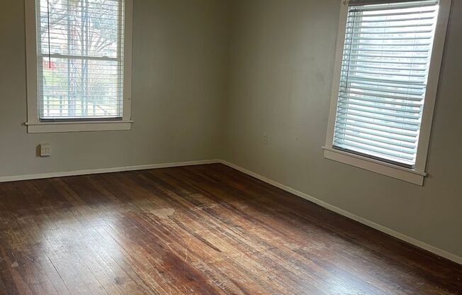 Duplex Available In Great Location