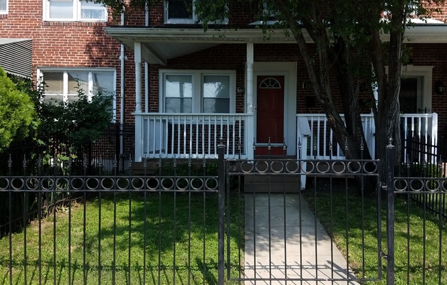 Charming 3 Bedroom/1 Bathroom Townhome in Westport, MD!