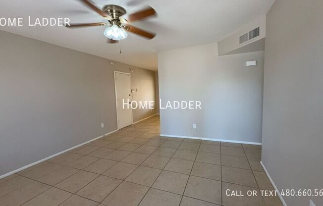 3213 E HARTFORD AVE