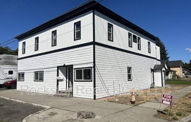 2904 N CEDAR ST