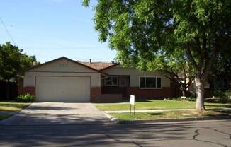Recently remodeled home, excellent floor plan with a living room and family room + lots of upgrades and updates. Easy access to Hwy 41.