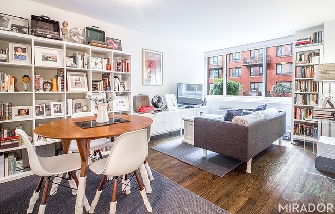 1 bed, 1 bath, $5,300, Unit 521