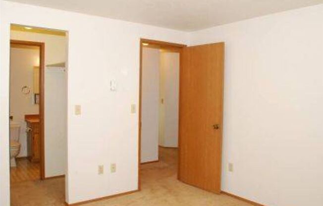 $1,125 / 2br - ?? Valley 2Bed 1Bath Apt w/Washer&Dryer & CHARM TO SPARE! #4040 ?? (Spokane Valley)