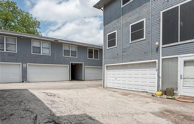 5829 Phoenix Drive