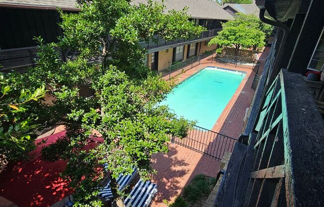 2 beds, 2 baths, 925 sqft, $1,300, Unit 218
