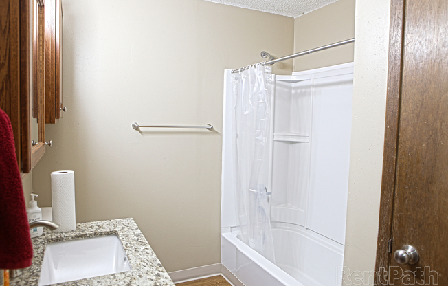 2 beds, 1 bath, 820 sqft, $985, Unit 4324 Wyndsor Terrace Building 4 #30