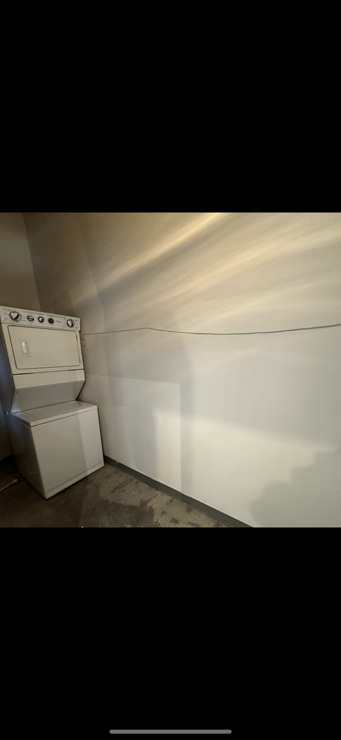 1 bed, 1 bath, 1,301 sqft, $820, Unit 526