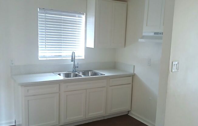 10611 Avalon Blvd.