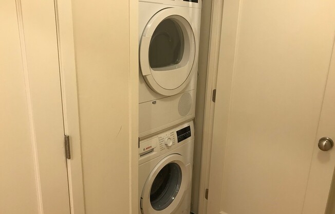 Studio, 1 bath, 440 sqft, $2,432, Unit 0332