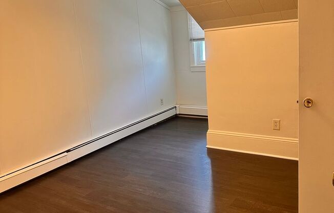 1 bed, 1 bath, $1,045