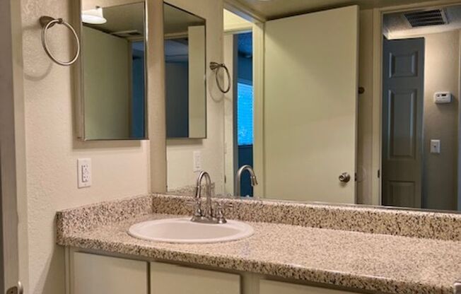 1 bed, 1 bath, 700 sqft, $1,500, Unit 90