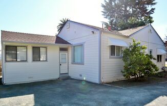 3 beds, 2 baths, $3,400