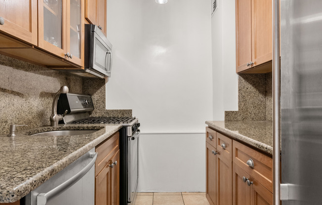 1 bed, 1 bath, 650 sqft, $4,350, Unit 5Y