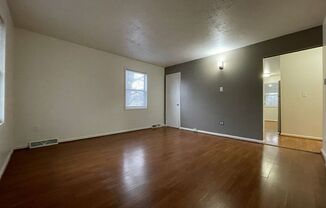 2 beds, 1 bath, $1,395, Unit 5852