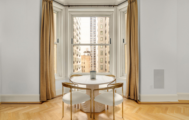 1 CENTRAL PARK S