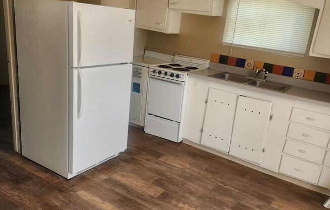 1 bed, 1 bath, $1,075