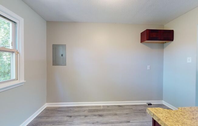 3 beds, 1 bath, $1,400