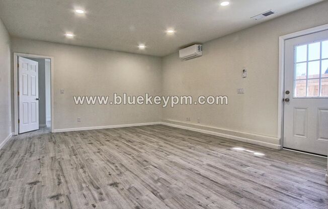 ADU   1 Bed, 1 Bath Unit in Well Established Neighborhood Near Silver Star Elementary