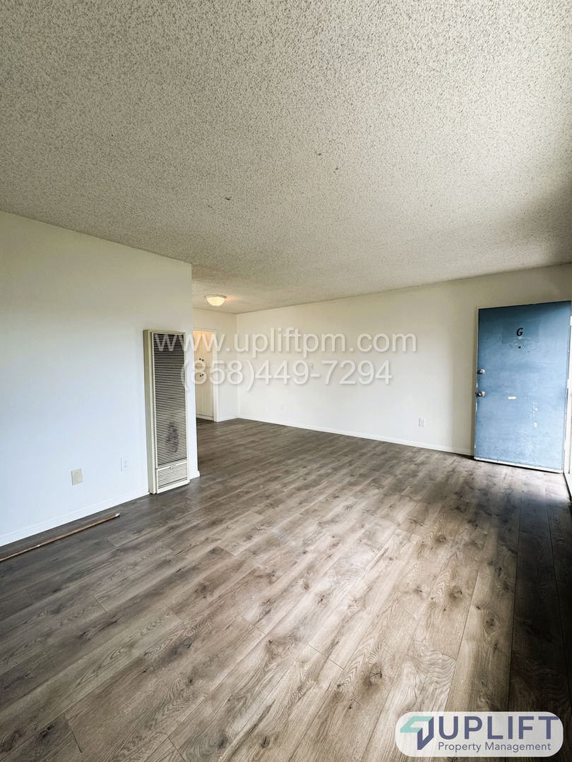 Calla Ave (1041)