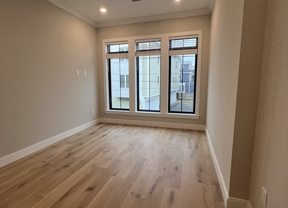 2 beds, 2 baths, 850 sqft, $3,995, Unit 203