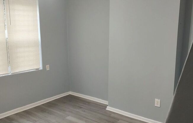 Stunning 2-Bedroom Townhouse in Point Breeze! Available NOW!