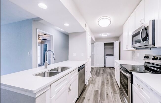 2 beds, 2 baths, 1,000 sqft, $1,450, Unit 2041