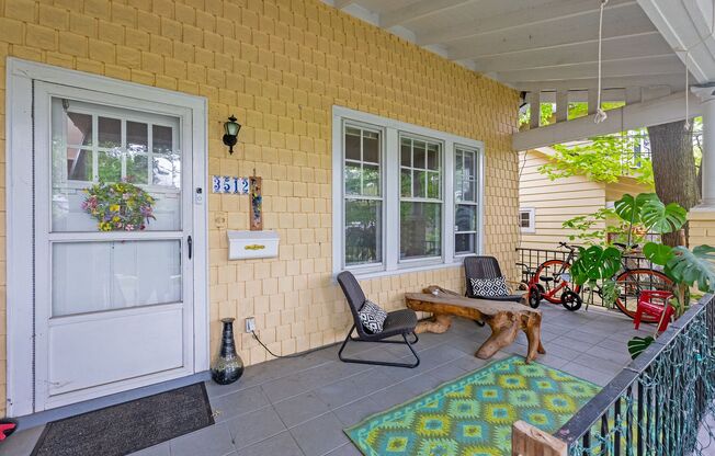 Beautiful Vintage Home! Walking Distance to Cleveland Park & Metro!