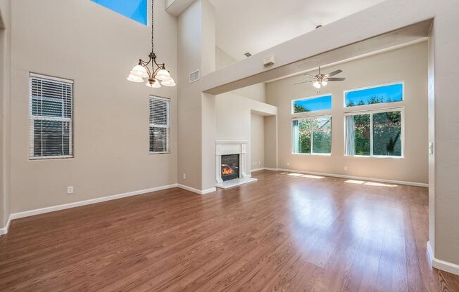 Beautifully Updated North Clovis 3/3