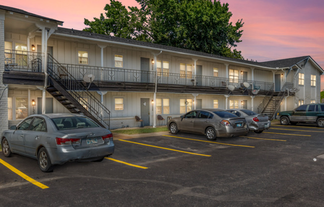 1 bed, 1 bath, 570 sqft, $775, Unit 73-128