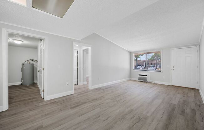1 bed, 1 bath, 576 sqft, $1,079, Unit 208
