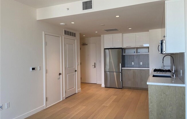 1 bed, 1 bath, 711 sqft, $2,950, Unit 2504