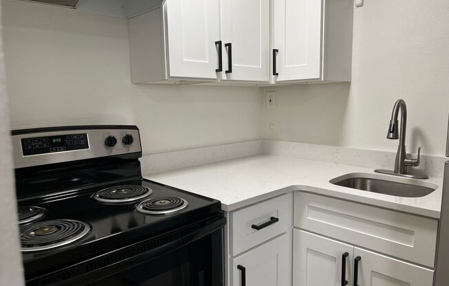 Studio, 1 bath, 214 sqft, $695, Unit Unit 015