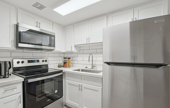 1 bed, 1 bath, 450 sqft, $1,335, Unit 321