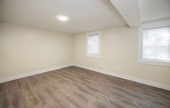 1 bed, 1 bath, 600 sqft, $1,300