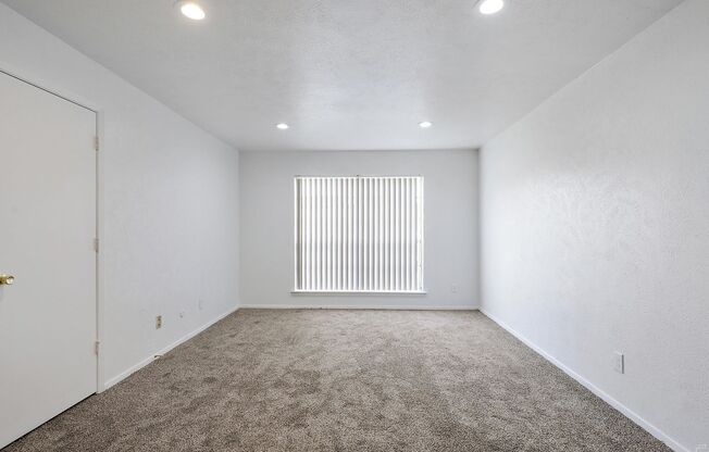 2 beds, 1.5 baths, $1,150, Unit 2053