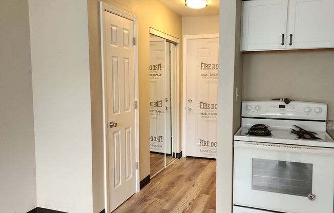 Studio, 1 bath, 355 sqft, $650, Unit 34