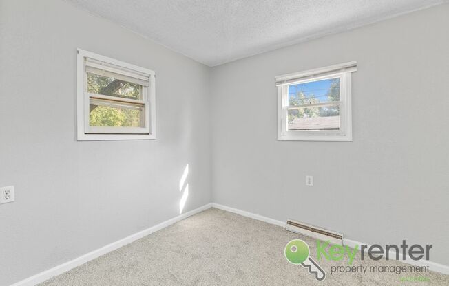 3 beds, 1 bath, $1,000