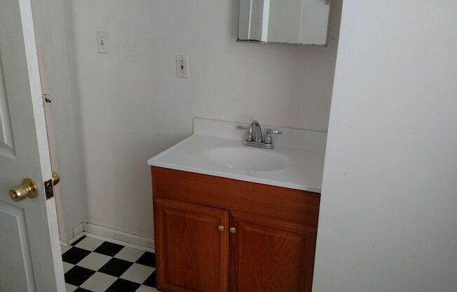 3 beds, 1 bath, $1,600