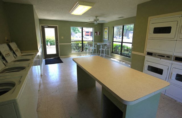 Three Oaks Apartments Laundry