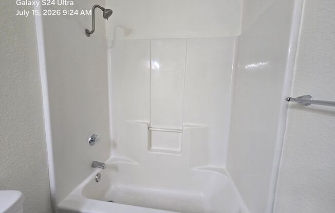 2 beds, 1 bath, 875 sqft, $1,375, Unit 127-20