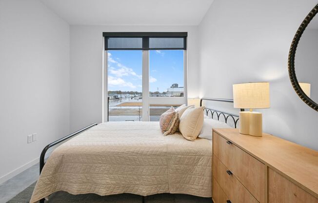 1 bed, 1 bath, 703 sqft, $1,750, Unit 215